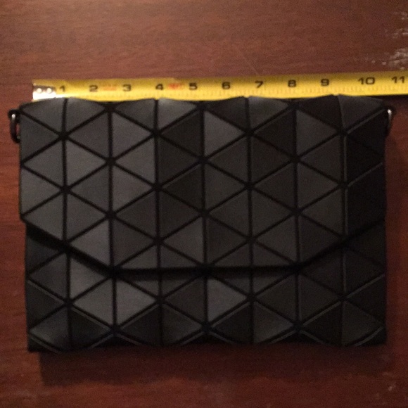 LAST ONE!! Black geometric clutch bag with strap - Picture 5 of 5